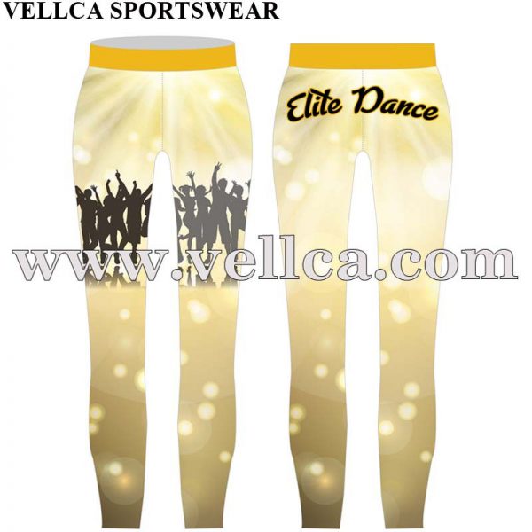 Le prestazioni del settore attivate indossano uniformi da ballo personalizzate